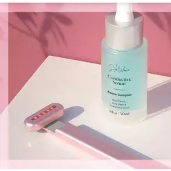 Brand new Solawave Advanced Skin Care Wand And Serum